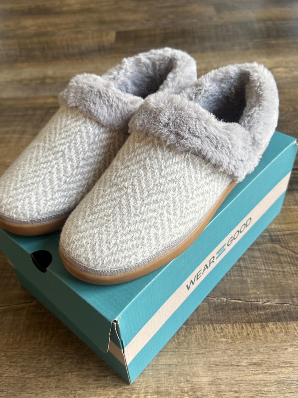 Toms Women's Gray Faux-Fur Cuff Slip-On Slippers